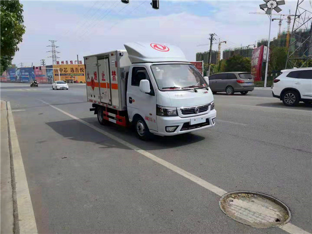 國六微型途逸氣體廂式運輸車 國六微型途逸氣體廂式運輸車