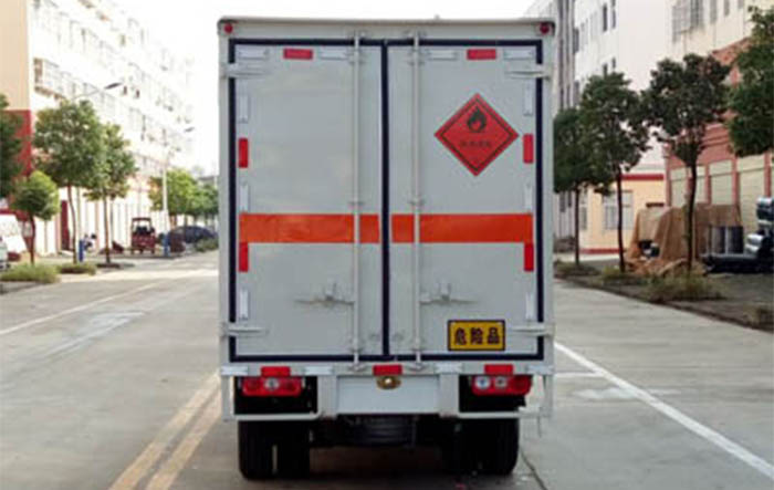 躍進藍牌易燃液體廂式運輸車