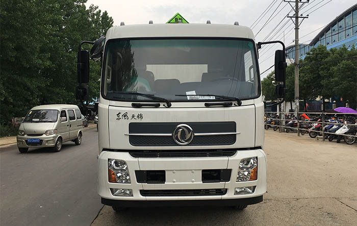 天錦黃牌易燃液體廂式運輸車
