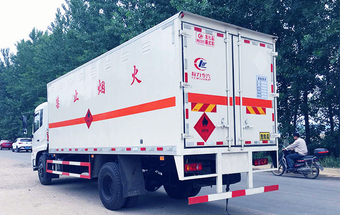 天錦黃牌易燃液體廂式運輸車