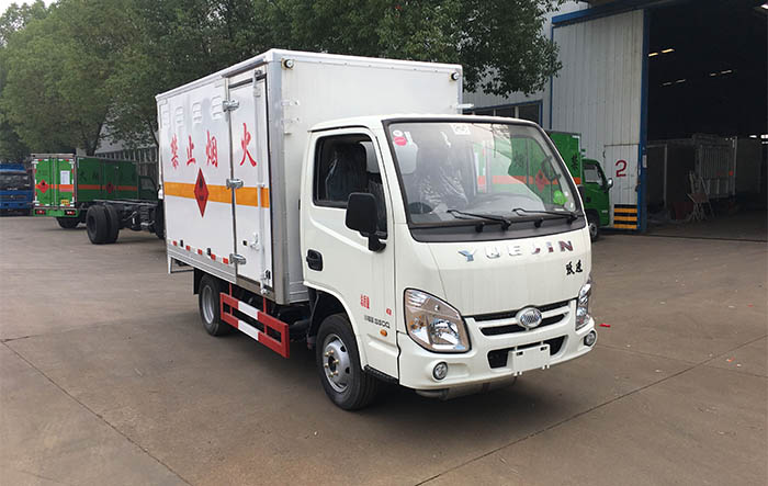 躍進藍牌易燃液體廂式運輸車