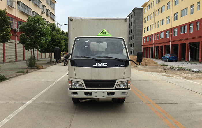 江鈴黃牌易燃液體廂式運輸車
