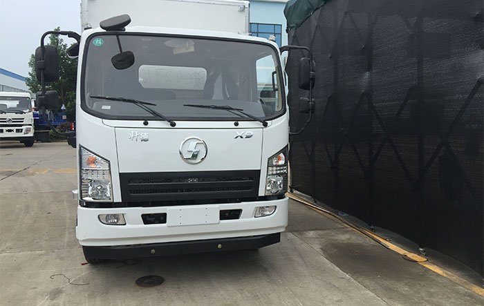 陜汽黃牌易燃液體廂式運輸車