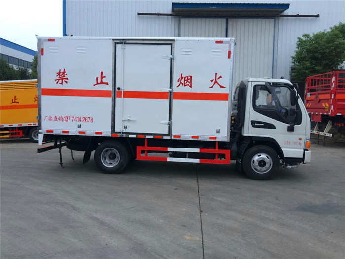 江淮3.65噸民爆運輸車