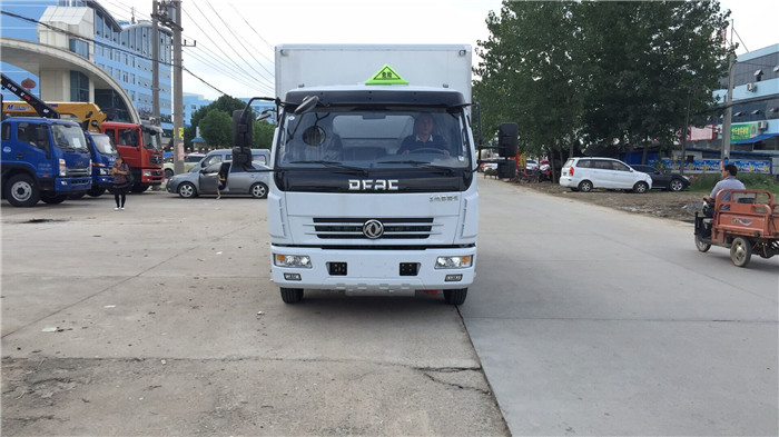 東風7噸民爆運輸車