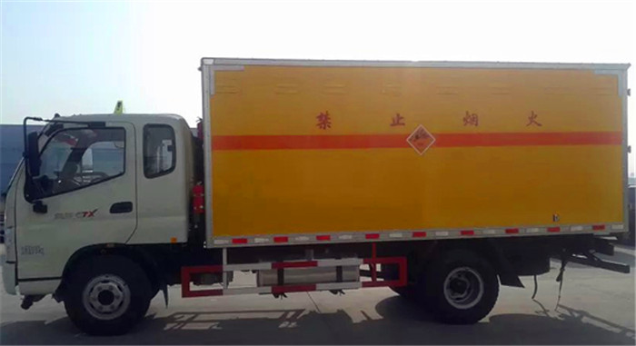 奧鈴4.99噸排半民爆運輸車