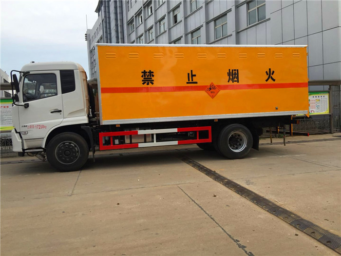 天錦9.8噸民爆運輸車
