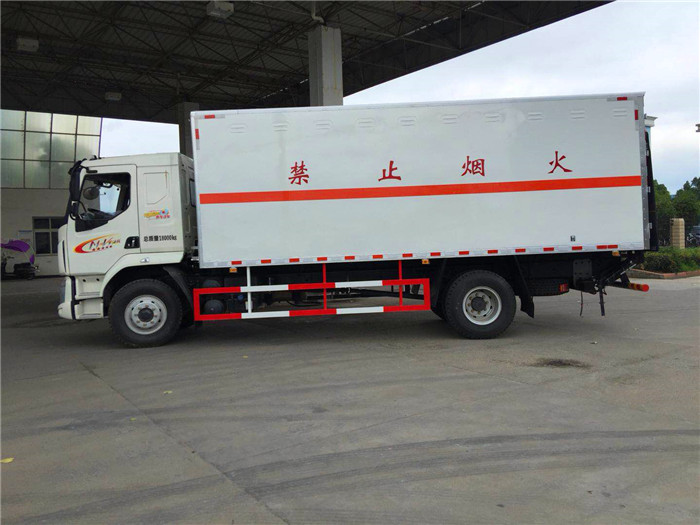 柳汽9.99噸民爆運輸車公告圖片展示