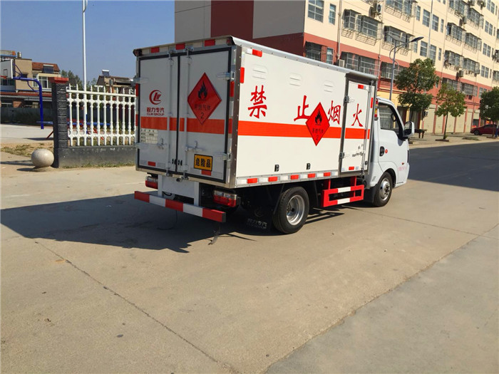 危險品箱式運輸車途逸微型廢機油運輸車