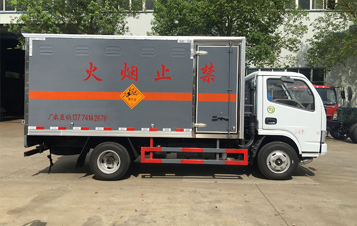 危險品箱式運輸車東風廢機油危險品箱式運輸車