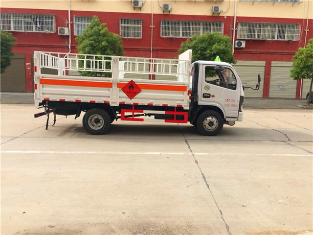 國六藍牌東風多利卡氣瓶運輸車