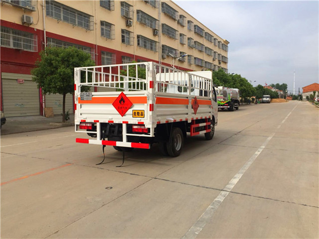 國六藍牌東風多利卡氣瓶運輸車