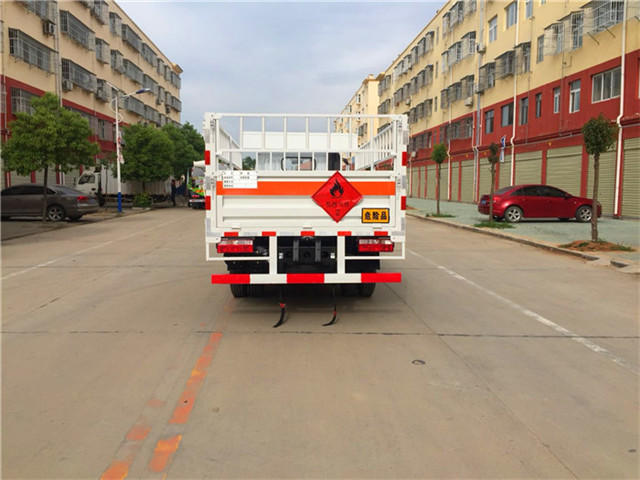 國六藍牌東風多利卡氣瓶運輸車