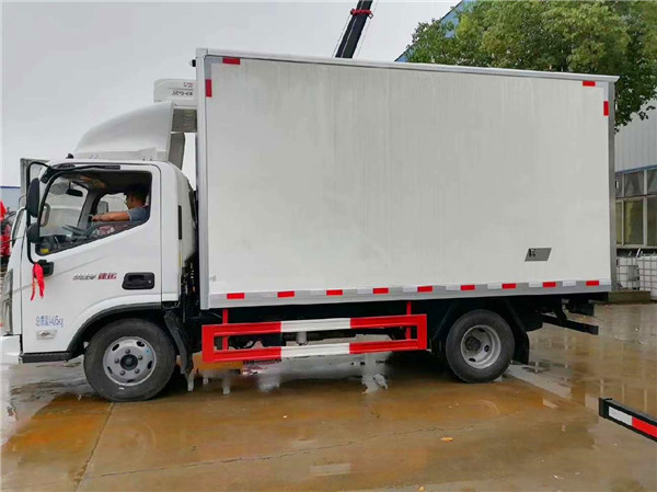 國六4.2米福田奧鈴冷藏車