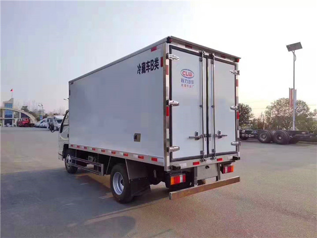 江鈴4.2米國(guó)六冷藏車(chē)