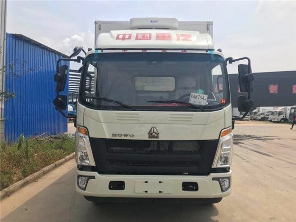 國六重汽豪沃冷藏車