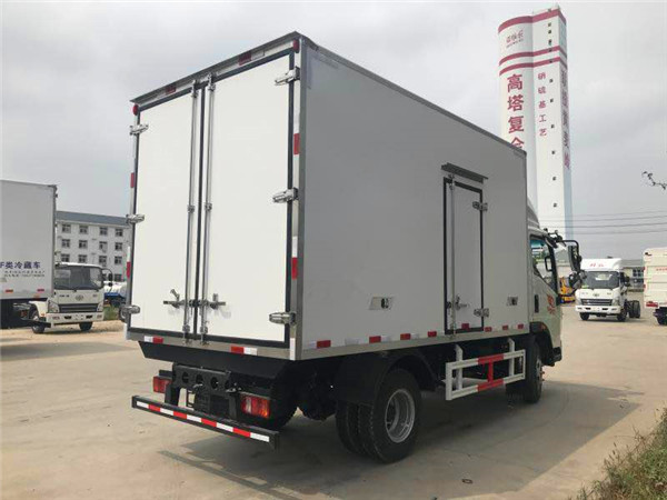 國六重汽豪沃冷藏車