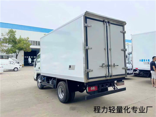 福田柴油版國六3米冷藏車