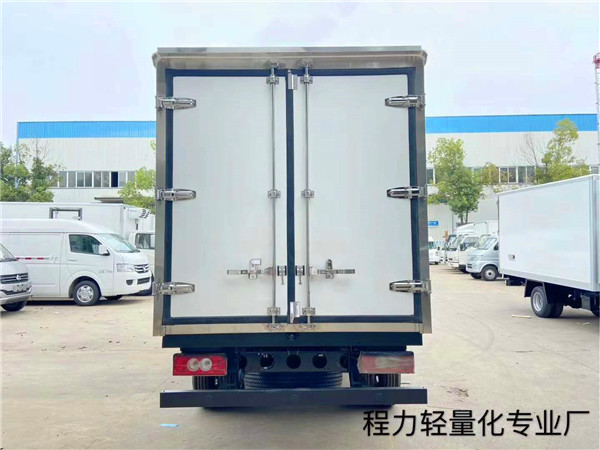 福田柴油版國六3米冷藏車