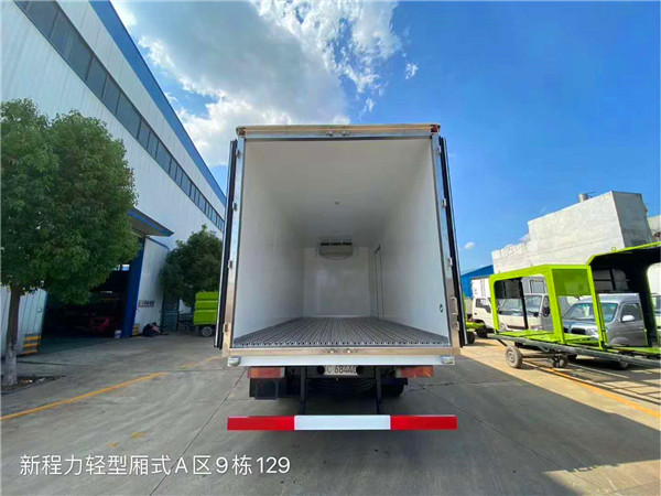 東風(fēng)天錦國六6.8米冷藏車