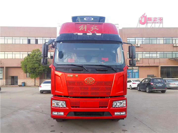 解放國六6.8米冷藏車